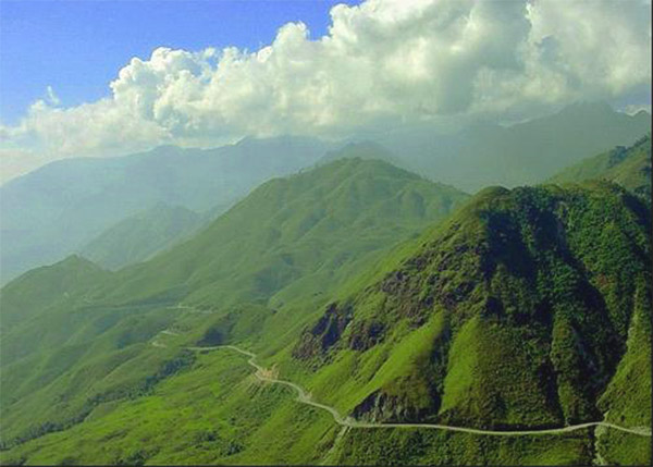 Những cung đường phượt Tây Bắc gắn liền với những chuyến đi dài Những cung đường phượt Tây Bắc gắn liền với những chuyến đi dài